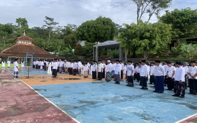 Semarak Hari Santri di SMP N 2 Pagentan: Menumbuhkan Cinta Al-Qur’an melalui Lomba Tahfidz, Tartil, Tilawah, Membaca Kitab Pegon, dan Adzan