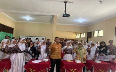 DPRD Banjarnegara Goes To School di SMP Negeri 2 Pagentan: Dukung Cita-Cita dan Karakter Generasi Muda